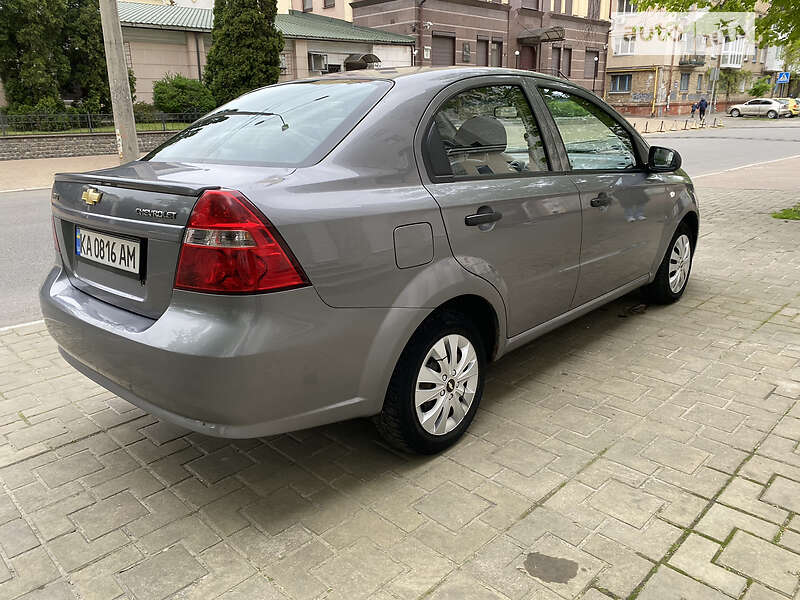 Седан Chevrolet Aveo 2008 в Києві