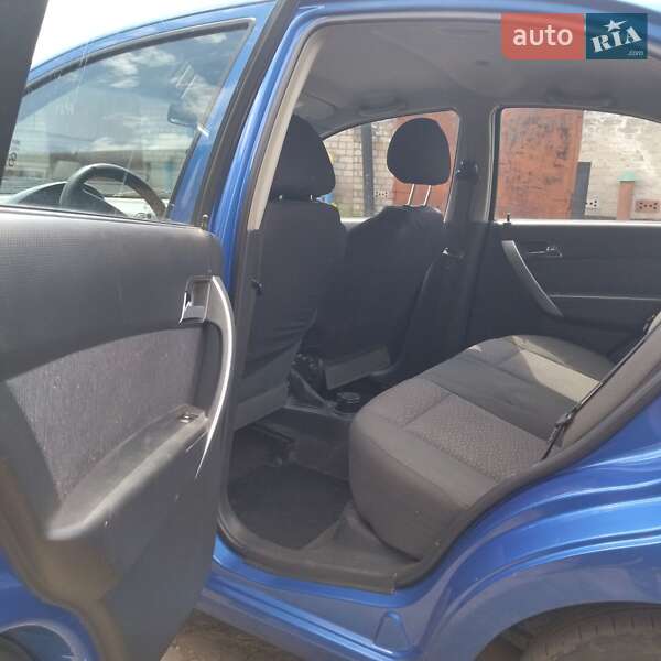 Седан Chevrolet Aveo 2008 в Кривому Розі