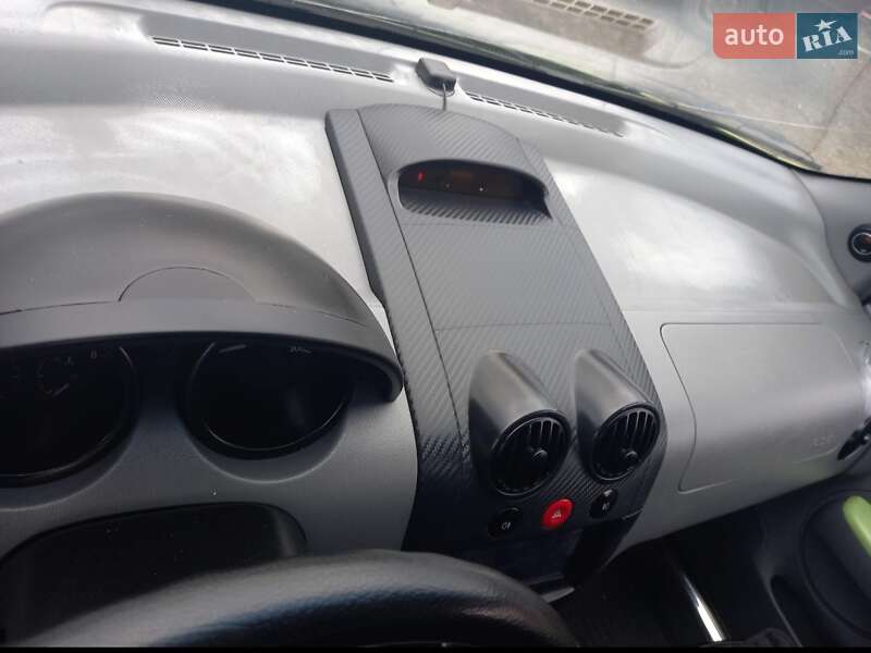 Седан Chevrolet Aveo 2004 в Киеве