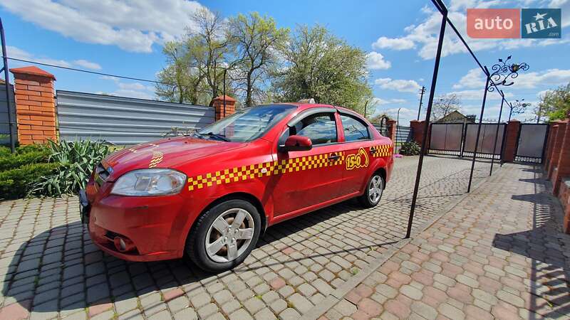 Седан Chevrolet Aveo 2011 в Львове