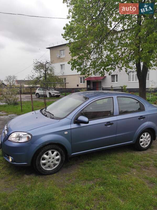 Седан Chevrolet Aveo 2006 в Ровно
