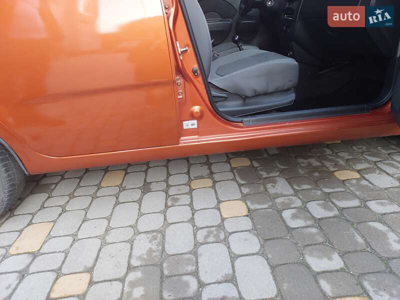 Седан Chevrolet Aveo 2005 в Тернополе