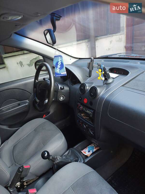 Седан Chevrolet Aveo 2005 в Тернополе