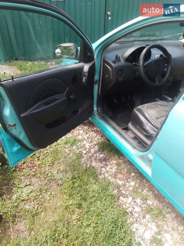 Седан Chevrolet Aveo 2006 в Краматорську