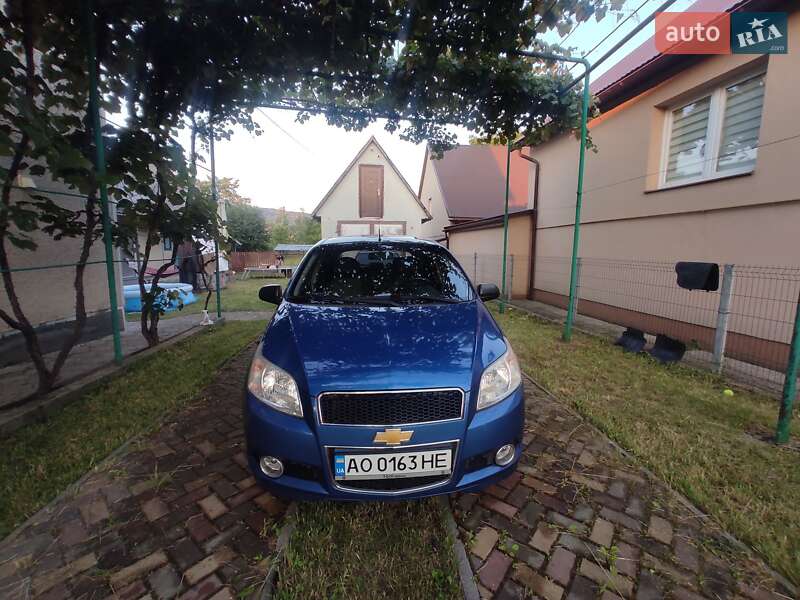Хэтчбек Chevrolet Aveo 2009 в Хусте