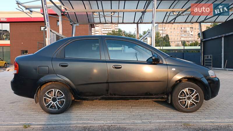 Седан Chevrolet Aveo 2005 в Дніпрі