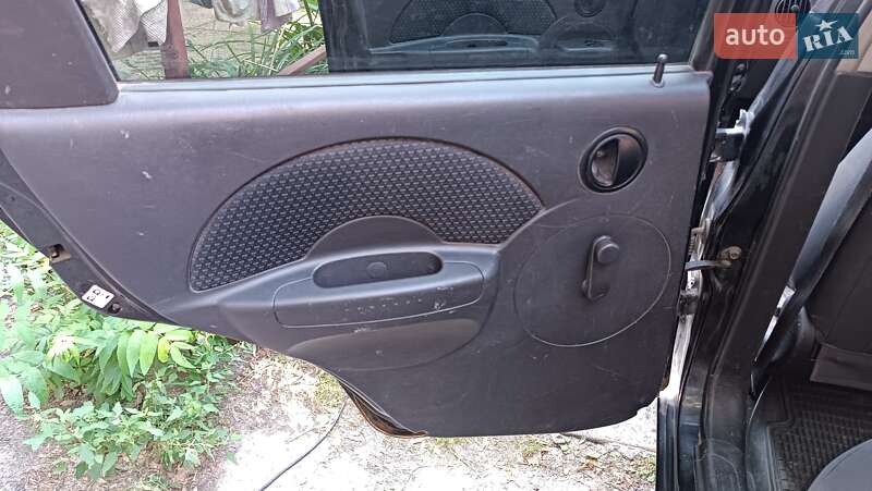 Седан Chevrolet Aveo 2005 в Дніпрі