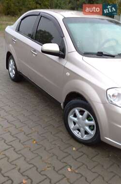 Седан Chevrolet Aveo 2008 в Черновцах