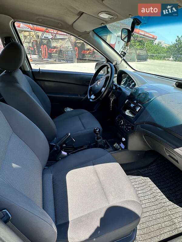 Седан Chevrolet Aveo 2006 в Львові