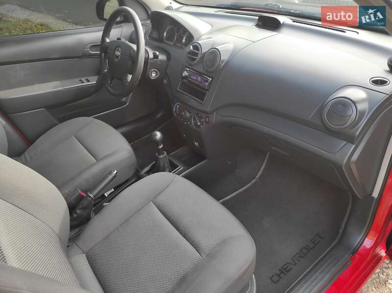 Седан Chevrolet Aveo 2008 в Полтаве