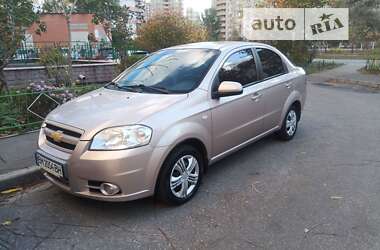 Оригинальное лобовое стекло на Chevrolet Aveo T250