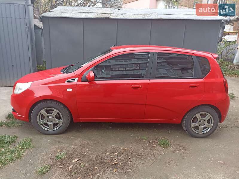 Хэтчбек Chevrolet Aveo 2008 в Могилев-Подольске