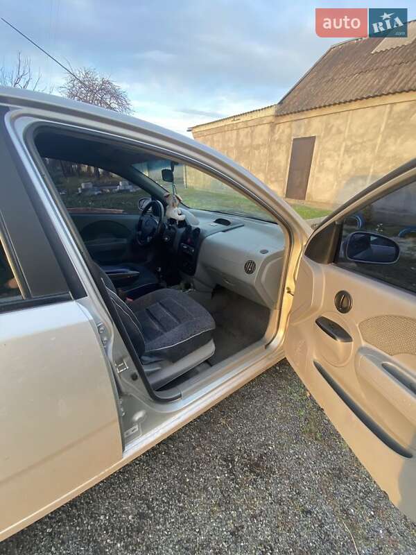 Седан Chevrolet Aveo 2005 в Кривом Роге фото 5 Седан Chevrolet Aveo 2005 в Кривом Роге