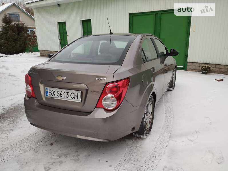 Седан Chevrolet Aveo 2013 в Славуте
