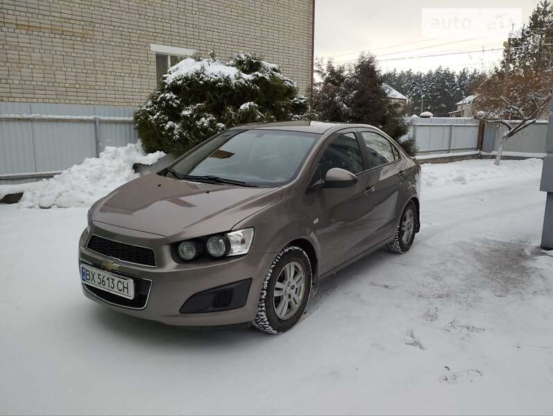 Седан Chevrolet Aveo 2013 в Славуте