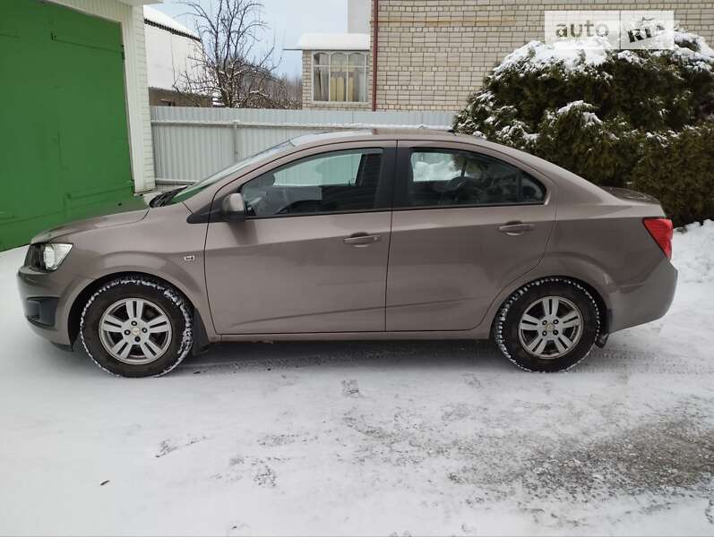 Седан Chevrolet Aveo 2013 в Славуте