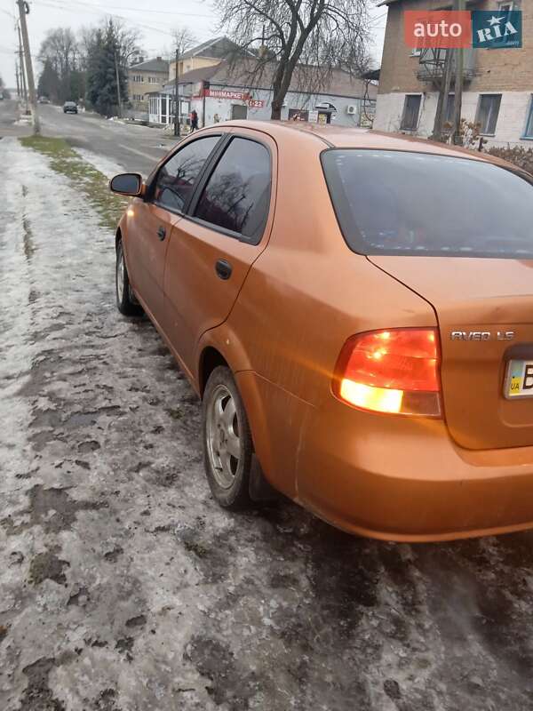 Седан Chevrolet Aveo 2005 в Сарнах