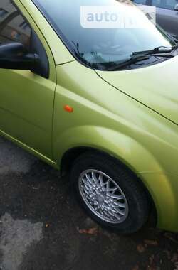 Седан Chevrolet Aveo 2004 в Ивано-Франковске