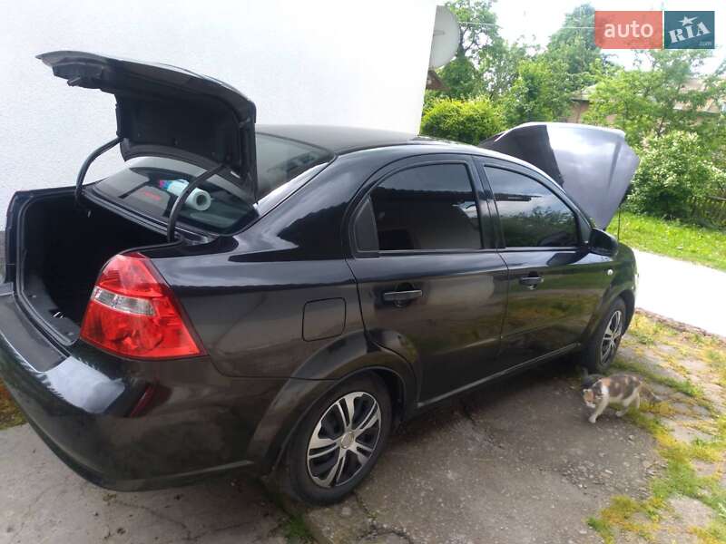 Хэтчбек Chevrolet Aveo 2006 в Калуше