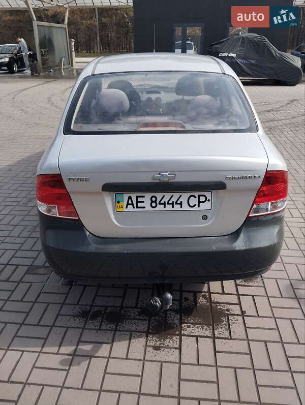 Седан Chevrolet Aveo 2005 в Днепре