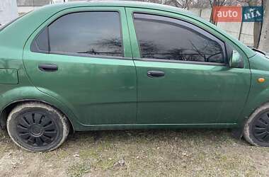 Седан Chevrolet Aveo 2004 в Києві