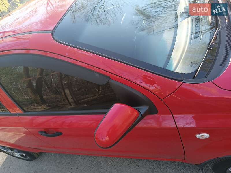 Седан Chevrolet Aveo 2006 в Києві