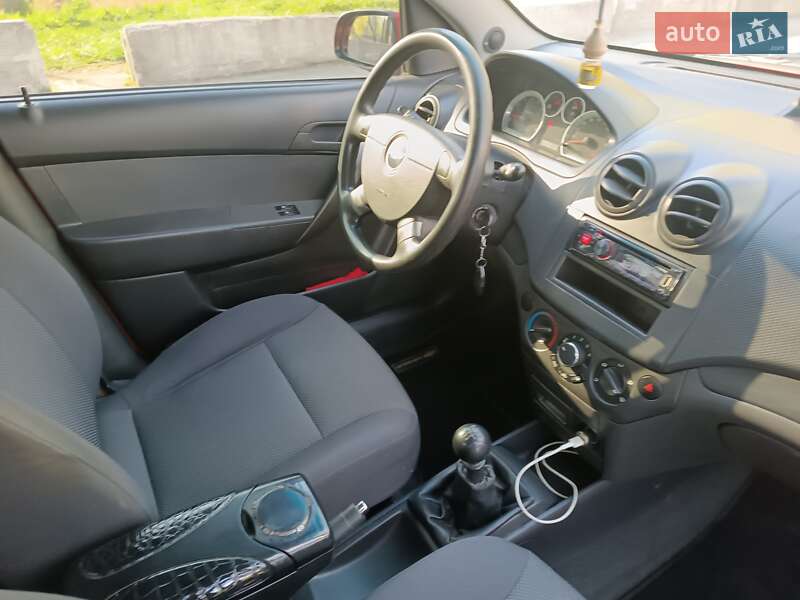 Седан Chevrolet Aveo 2006 в Києві