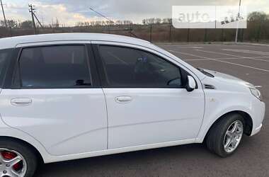 Хэтчбек Chevrolet Aveo 2011 в Ровно