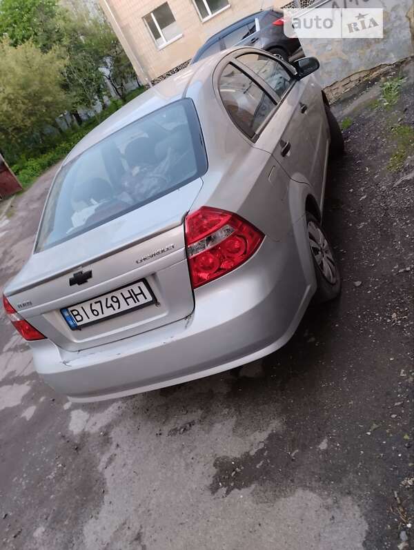 Седан Chevrolet Aveo 2006 в Полтаве