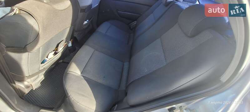 Седан Chevrolet Aveo 2011 в Львове