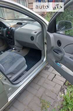 Седан Chevrolet Aveo 2004 в Виннице