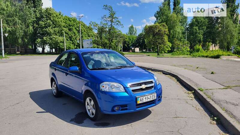 Седан Chevrolet Aveo 2009 в Кривом Роге