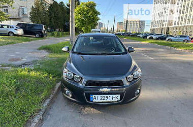 Седан Chevrolet Aveo 2016 в Києві