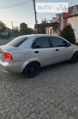 Седан Chevrolet Aveo 2004 в Доманевке