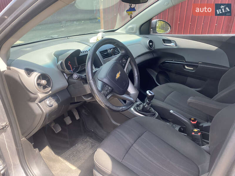 Хэтчбек Chevrolet Aveo 2012 в Лысянке