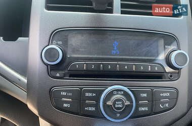 Хэтчбек Chevrolet Aveo 2012 в 