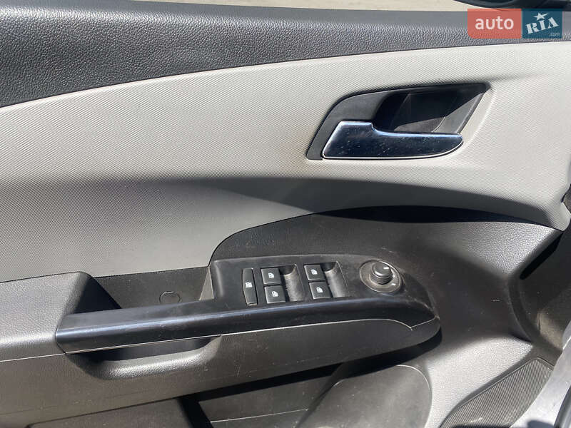 Хэтчбек Chevrolet Aveo 2012 в Лысянке