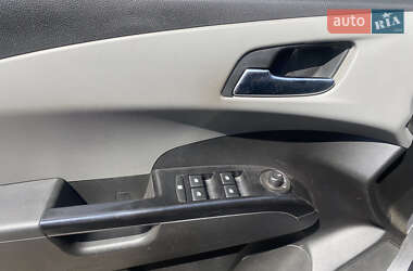 Хэтчбек Chevrolet Aveo 2012 в 