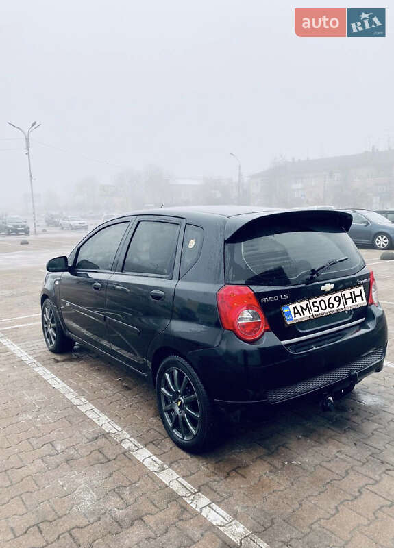 Хэтчбек Chevrolet Aveo 2010 в Коростышеве