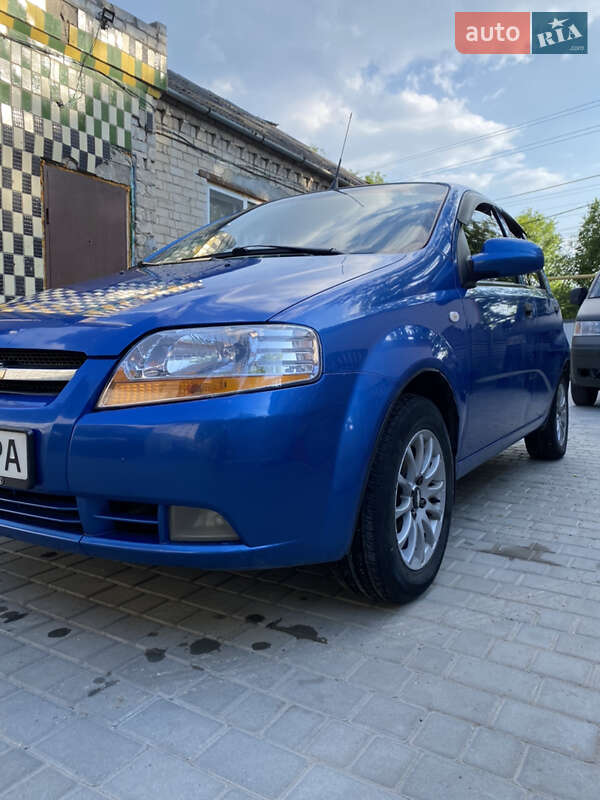 Хэтчбек Chevrolet Aveo 2008 в Днепре