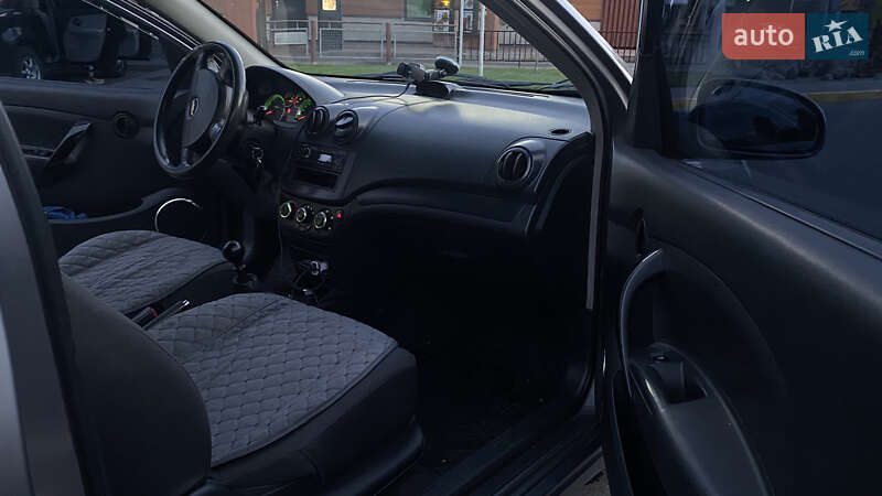 Хэтчбек Chevrolet Aveo 2008 в Днепре фото 4 Хэтчбек Chevrolet Aveo 2008 в Днепре