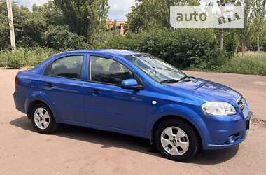 Седан Chevrolet Aveo 2010 в Кривому Розі