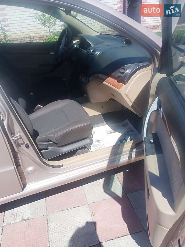 Седан Chevrolet Aveo 2008 в Чернигове