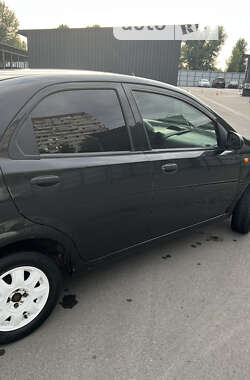 Седан Chevrolet Aveo 2005 в Днепре