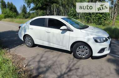 Седан Chevrolet Aveo 2018 в Києві