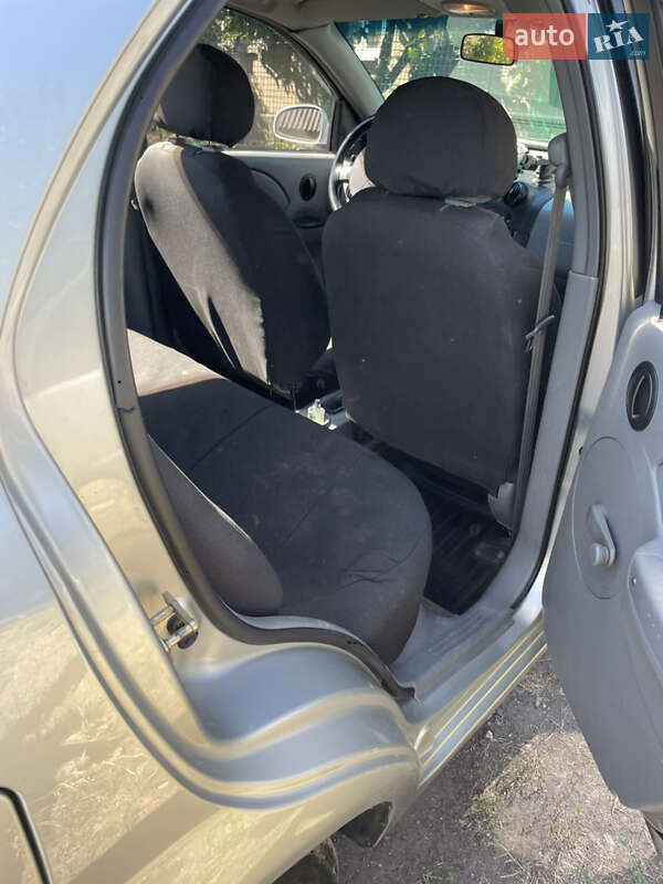 Седан Chevrolet Aveo 2005 в Синельниково