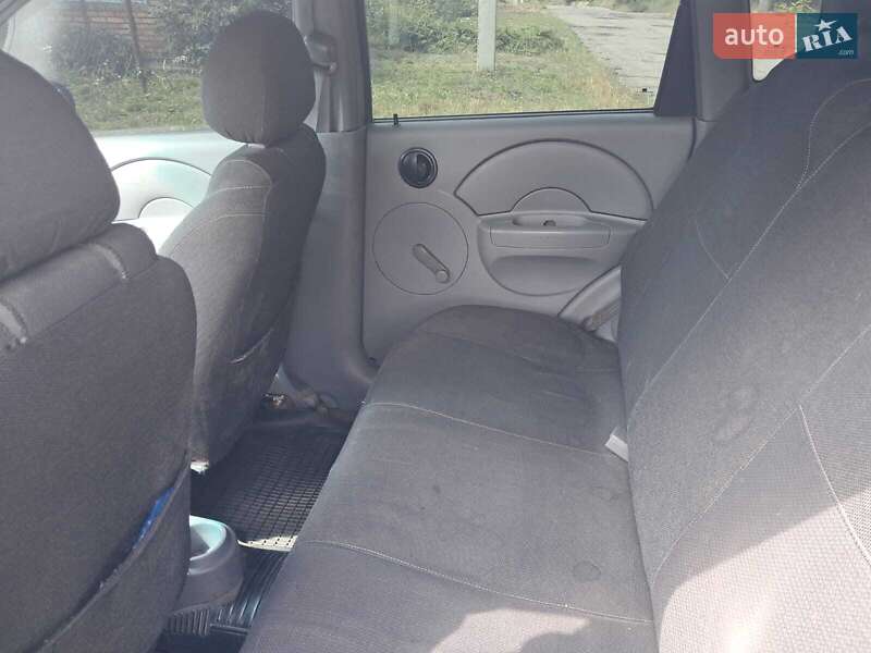 Хетчбек Chevrolet Aveo 2004 в Шевченковому