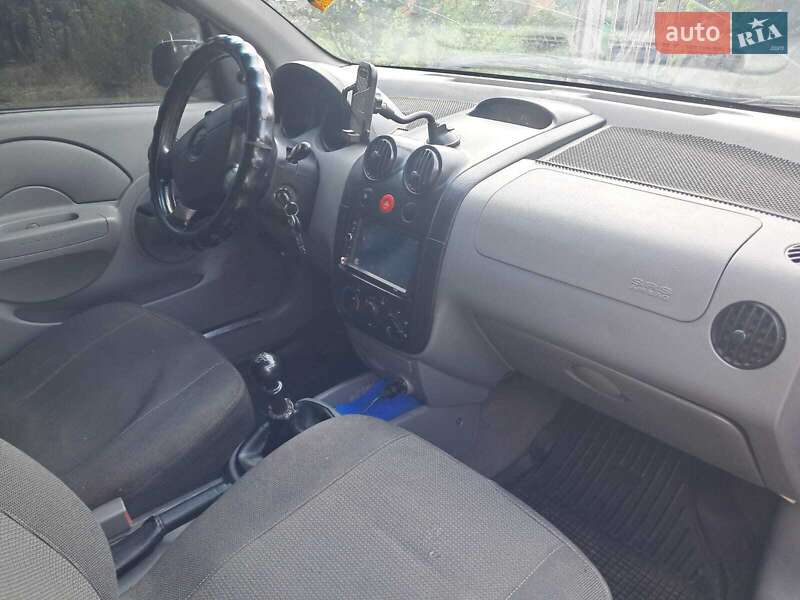 Хетчбек Chevrolet Aveo 2004 в Шевченковому