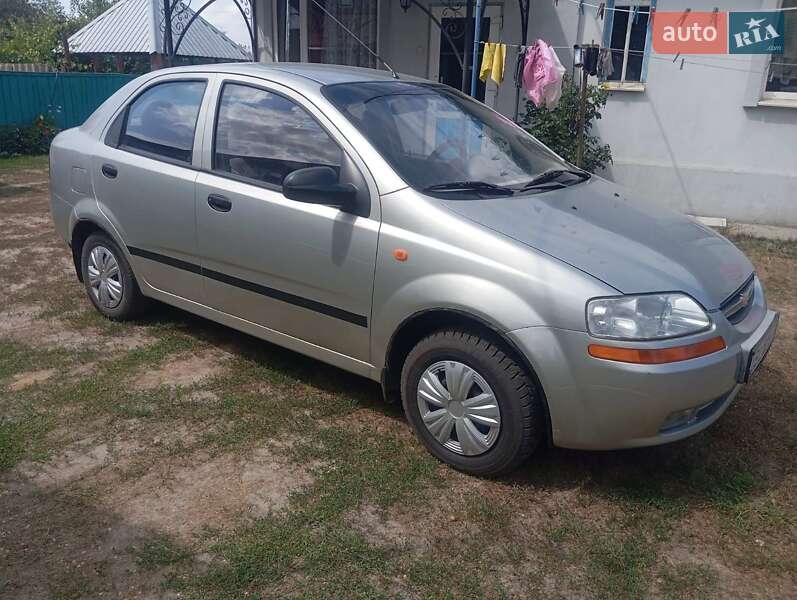 Седан Chevrolet Aveo 2004 в Котельве