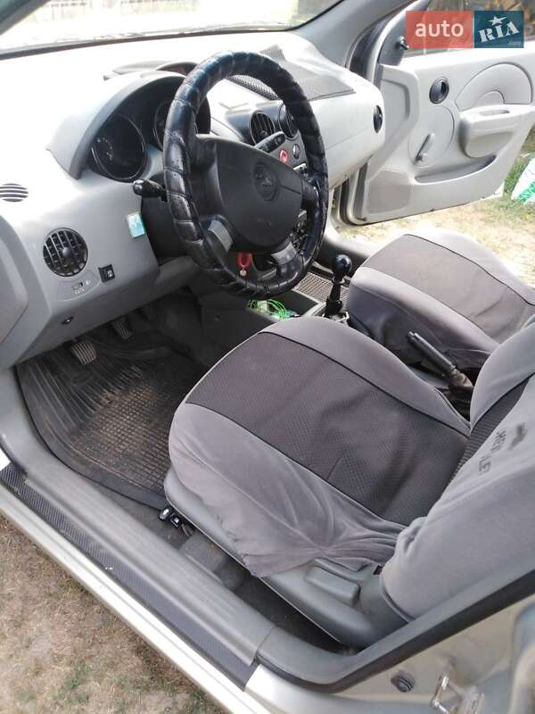 Седан Chevrolet Aveo 2004 в Котельве